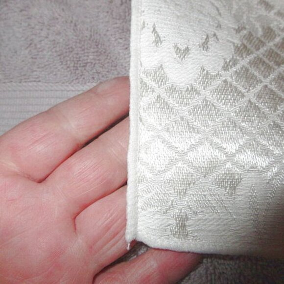 2002 Vtg Set Of 4 Beauvoir French Embroidered Napkins Cotton Blend Ivory Floral - Picture 6 of 9